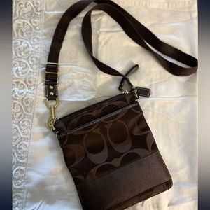 Coach signature crossbody brown